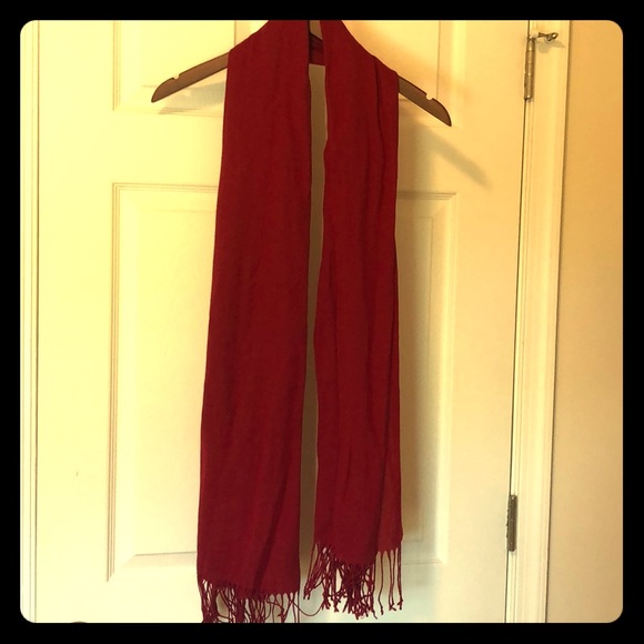 Garnet tasseled scarf - Picture 1 of 3